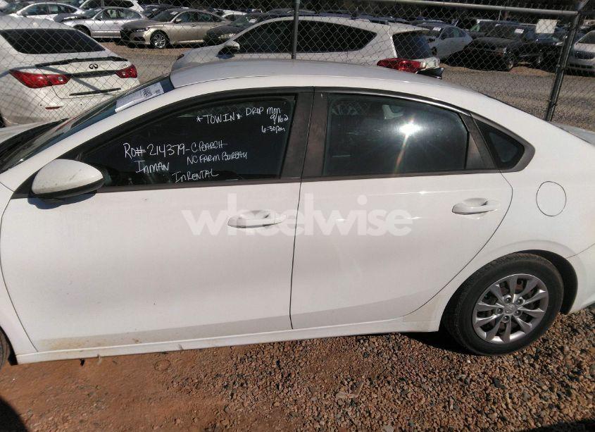 Photo 14 of 2019 Kia Forte FE (VIN 3KPF24AD1KE006977)