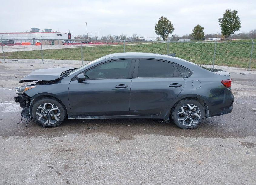 Photo 15 of 2019 Kia Forte LXS (VIN 3KPF24AD1KE007790)