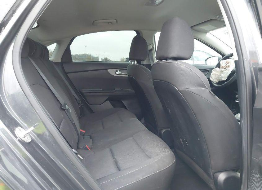 Photo 8 of 2019 Kia Forte LXS (VIN 3KPF24AD1KE007790)