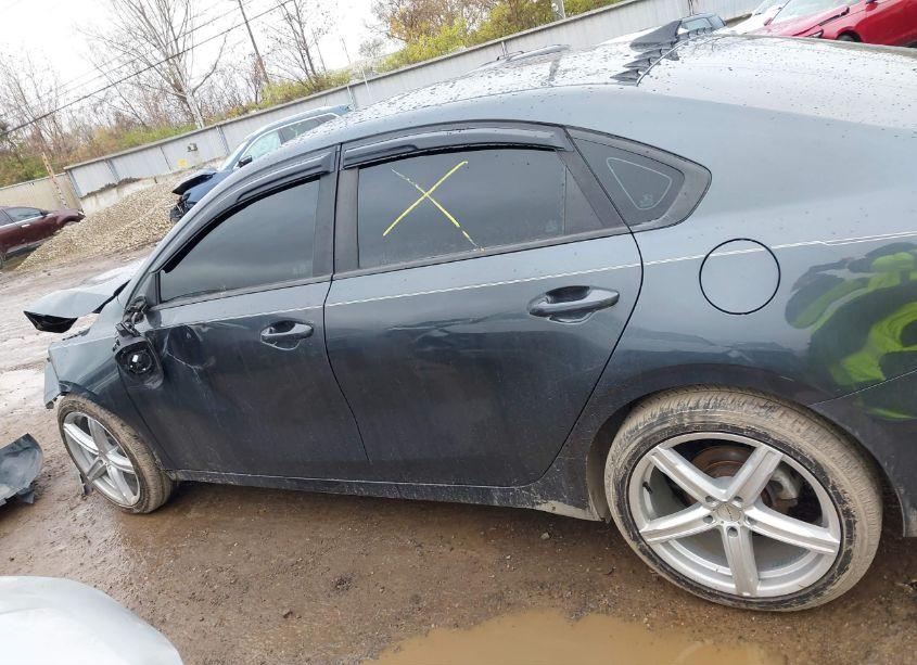 Photo 14 of 2019 Kia Forte FE (VIN 3KPF24AD1KE009944)