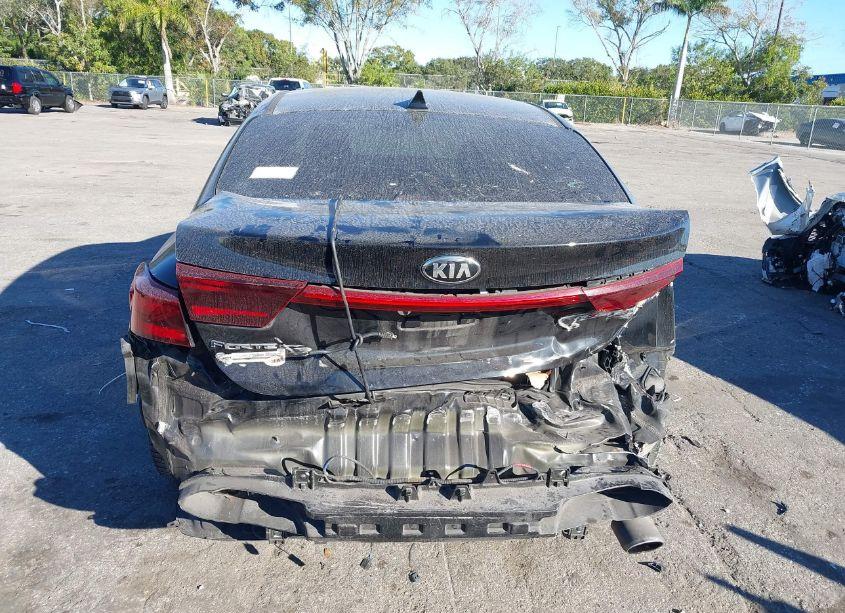 Photo 6 of 2019 Kia Forte LXS (VIN 3KPF24AD1KE012102)