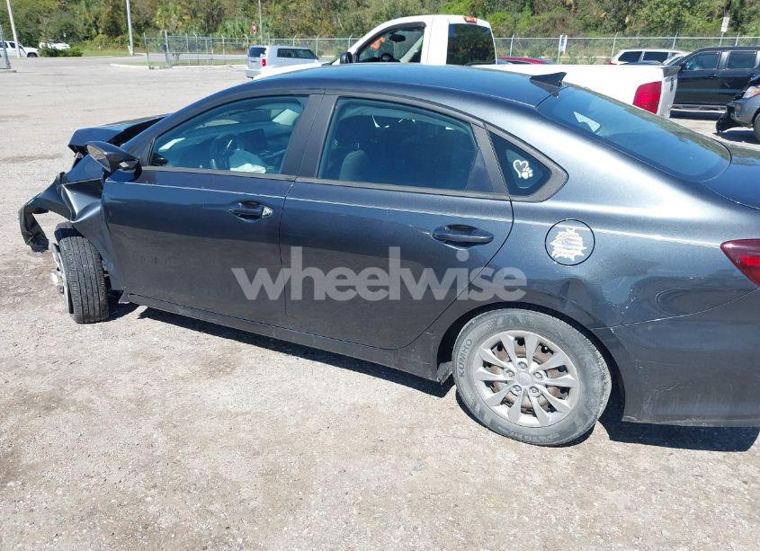 Photo 15 of 2019 Kia Forte FE (VIN 3KPF24AD1KE016926)