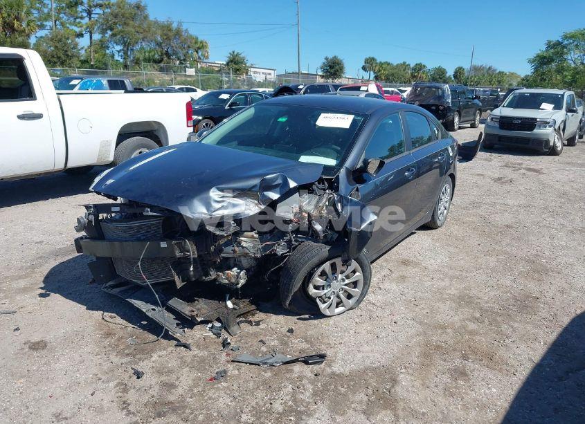 Photo 2 of 2019 Kia Forte FE (VIN 3KPF24AD1KE016926)
