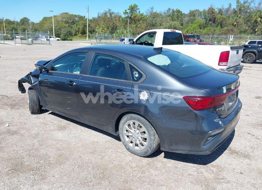 Photo 3 of 2019 Kia Forte FE (VIN 3KPF24AD1KE016926)
