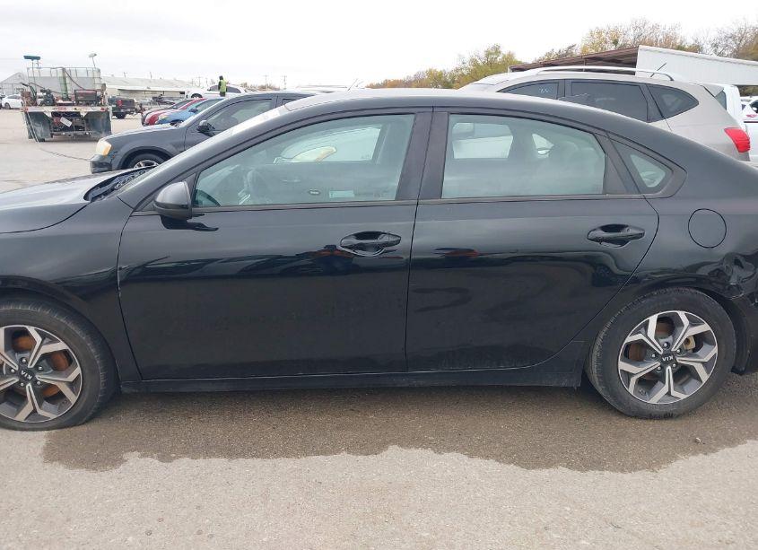 Photo 14 of 2019 Kia Forte LXS (VIN 3KPF24AD1KE061820)
