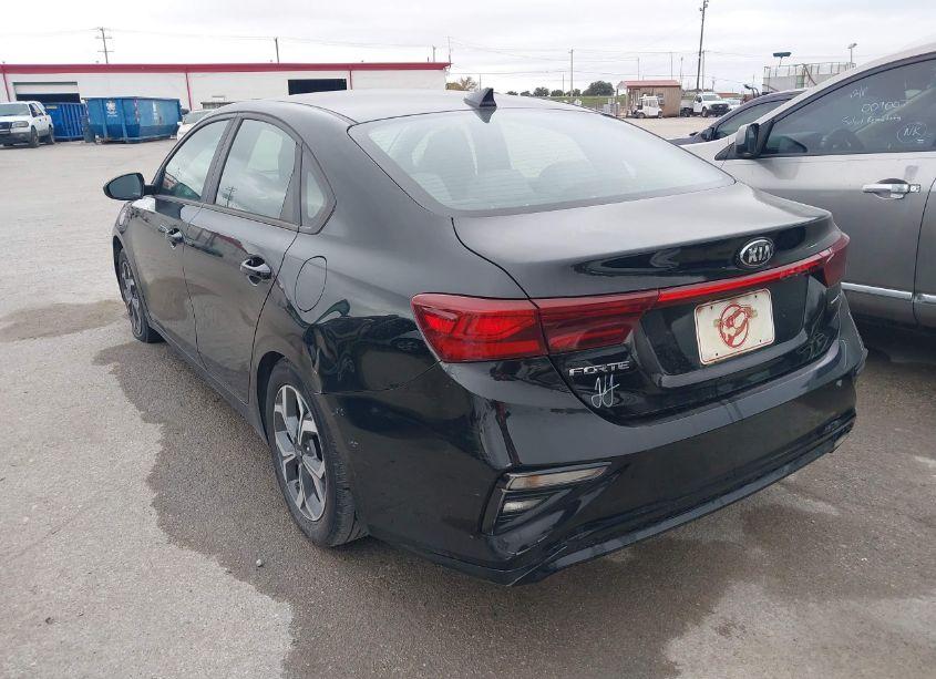 Photo 3 of 2019 Kia Forte LXS (VIN 3KPF24AD1KE061820)