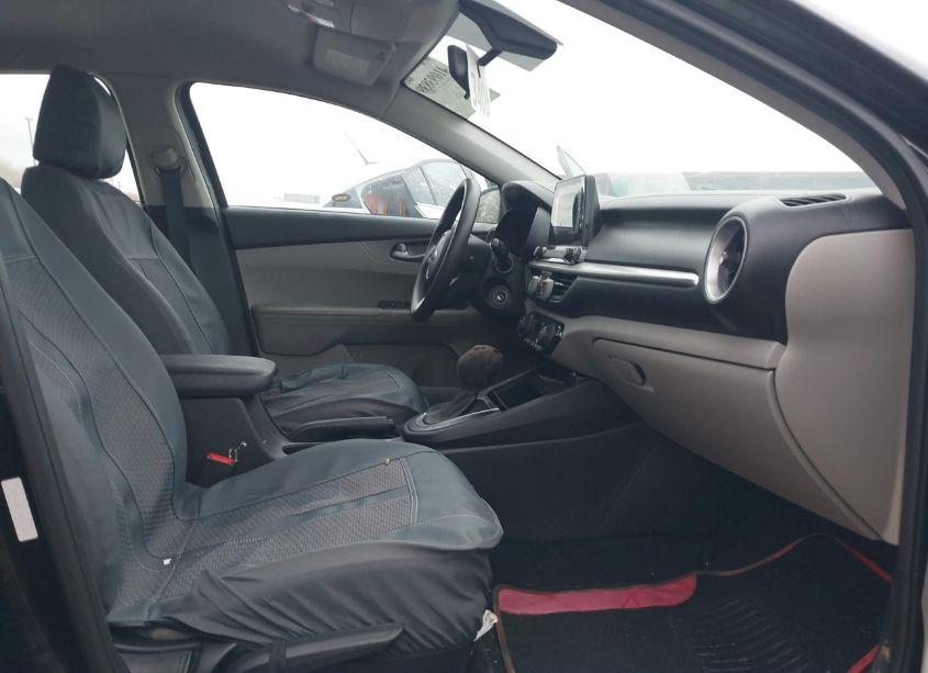 Photo 5 of 2019 Kia Forte LXS (VIN 3KPF24AD1KE061820)