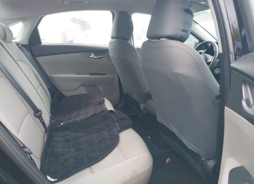 Photo 8 of 2019 Kia Forte LXS (VIN 3KPF24AD1KE061820)