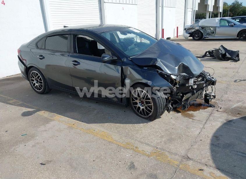 2019 Kia Forte FE (VIN 3KPF24AD1KE096650) main photo