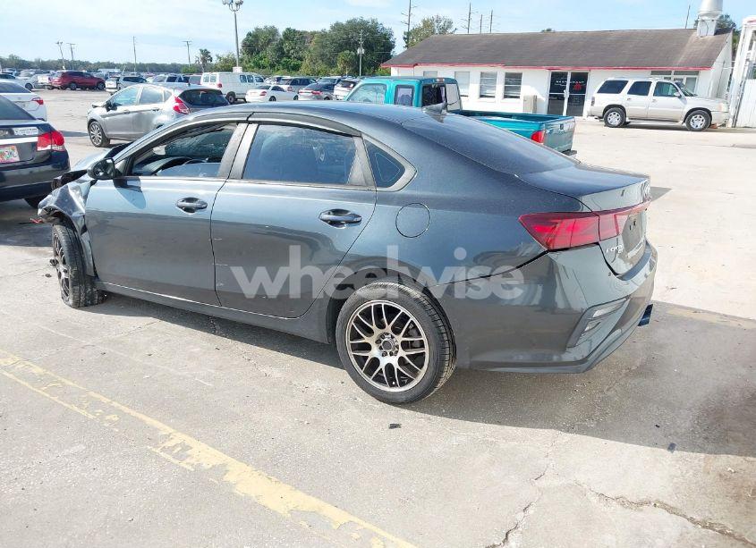 Photo 3 of 2019 Kia Forte FE (VIN 3KPF24AD1KE096650)