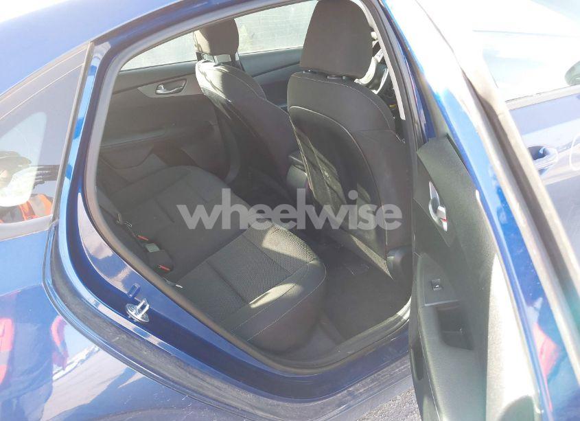 Photo 8 of 2019 Kia Forte LXS (VIN 3KPF24AD1KE110742)