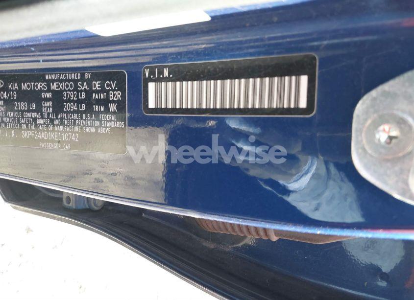 Photo 9 of 2019 Kia Forte LXS (VIN 3KPF24AD1KE110742)