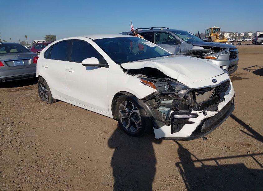 2019 Kia Forte LXS (VIN 3KPF24AD1KE111115) main photo