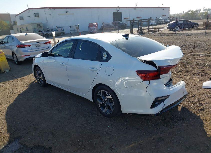 Photo 3 of 2019 Kia Forte LXS (VIN 3KPF24AD1KE111115)