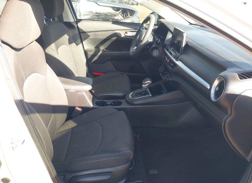 Photo 5 of 2019 Kia Forte LXS (VIN 3KPF24AD1KE111115)