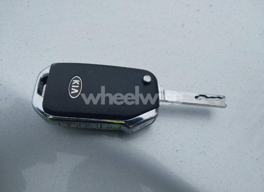 Photo 11 of 2019 Kia Forte LXS (VIN 3KPF24AD1KE115410)