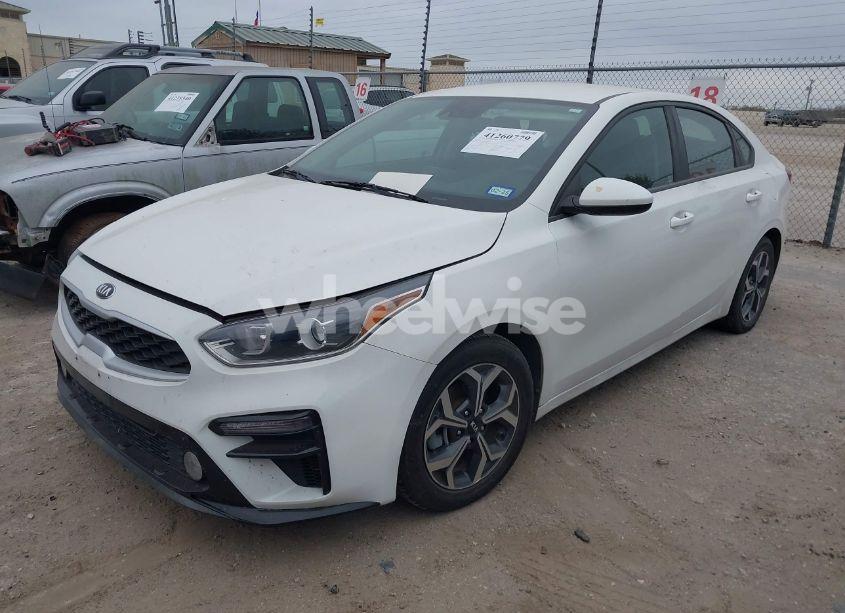 Photo 2 of 2019 Kia Forte LXS (VIN 3KPF24AD1KE115410)
