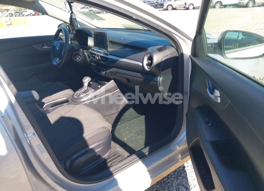 Photo 5 of 2019 Kia Forte LXS (VIN 3KPF24AD1KE117349)