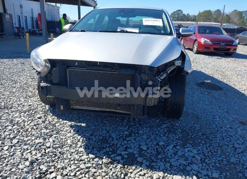 Photo 6 of 2019 Kia Forte LXS (VIN 3KPF24AD1KE117349)