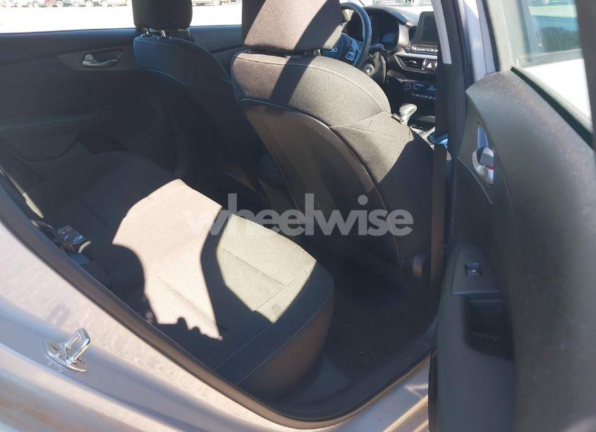 Photo 8 of 2019 Kia Forte LXS (VIN 3KPF24AD1KE117349)