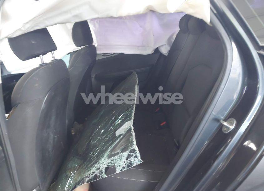 Photo 8 of 2019 Kia Forte LXS (VIN 3KPF24AD1KE119540)