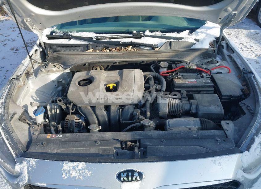 Photo 10 of 2019 Kia Forte LXS (VIN 3KPF24AD1KE132885)