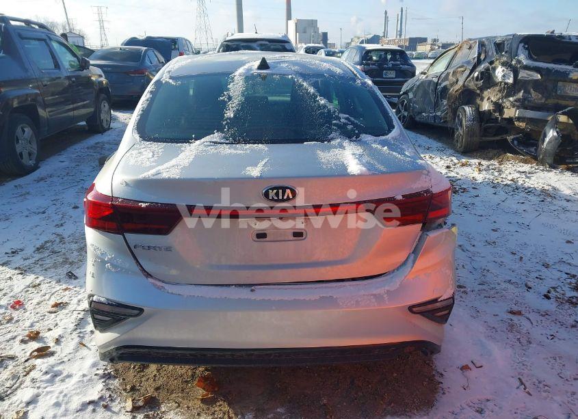 Photo 16 of 2019 Kia Forte LXS (VIN 3KPF24AD1KE132885)