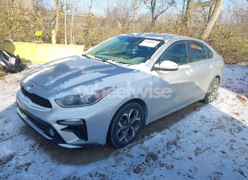 Photo 2 of 2019 Kia Forte LXS (VIN 3KPF24AD1KE132885)