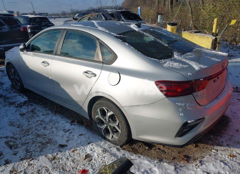 Photo 3 of 2019 Kia Forte LXS (VIN 3KPF24AD1KE132885)