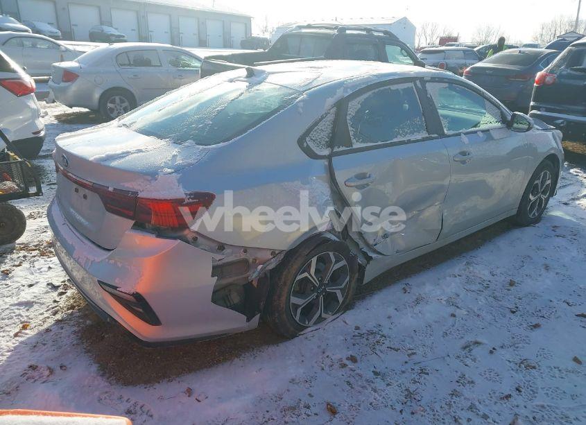 Photo 4 of 2019 Kia Forte LXS (VIN 3KPF24AD1KE132885)