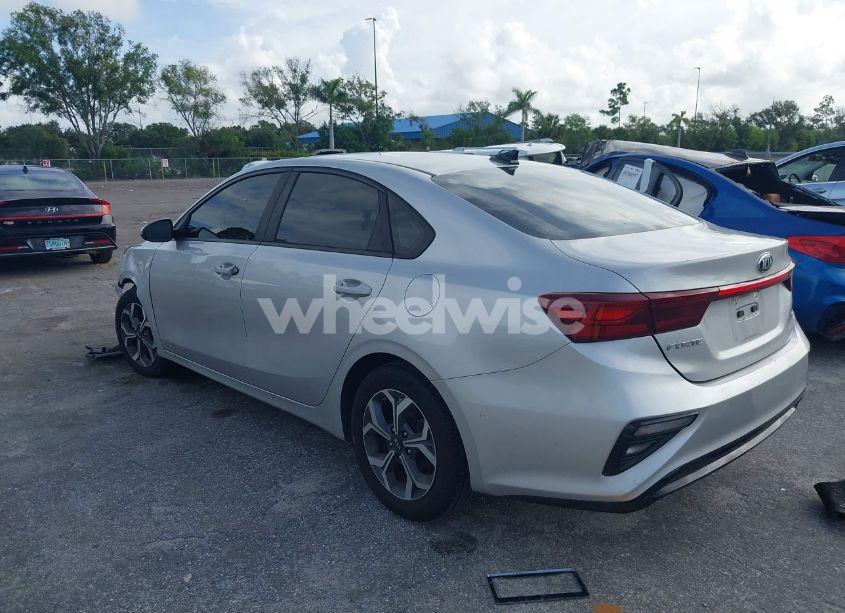 Photo 3 of 2020 Kia Forte LXS (VIN 3KPF24AD1LE143290)