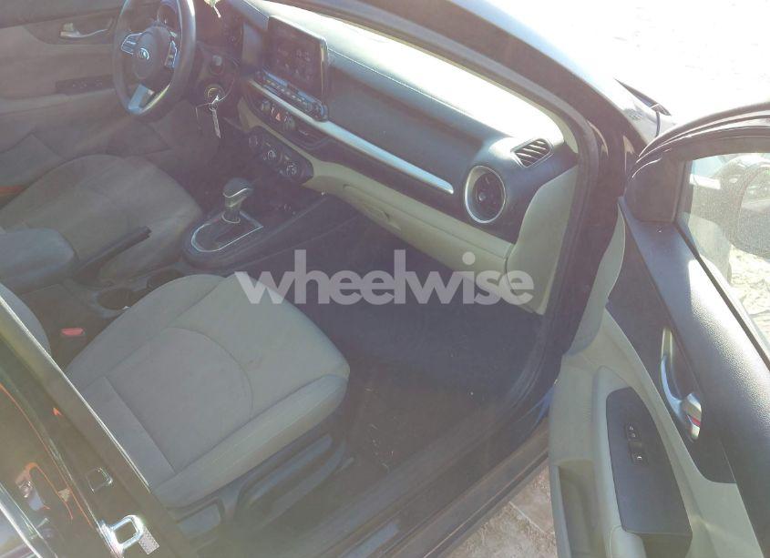 Photo 5 of 2020 Kia Forte LXS (VIN 3KPF24AD1LE166357)