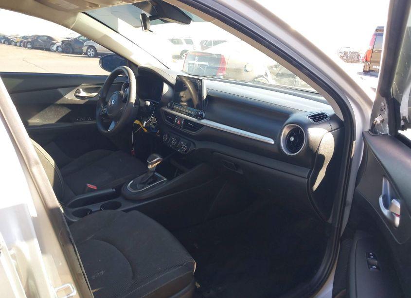 Photo 5 of 2020 Kia Forte LXS (VIN 3KPF24AD1LE175687)