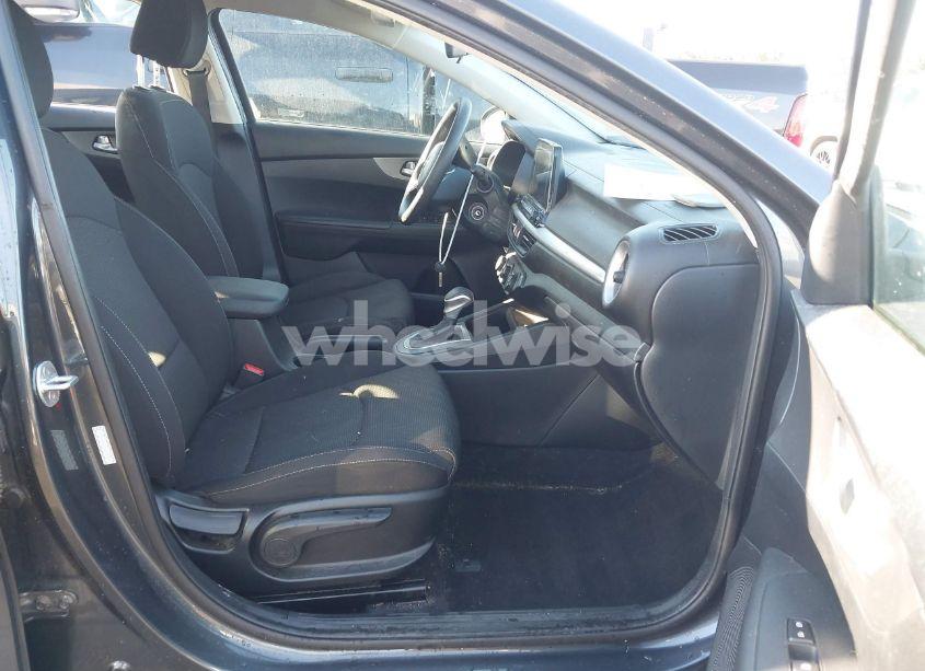 Photo 5 of 2020 Kia Forte FE (VIN 3KPF24AD1LE182784)