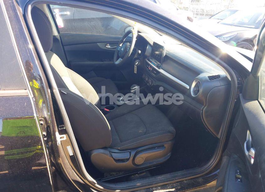 Photo 5 of 2020 Kia Forte LXS (VIN 3KPF24AD1LE185832)