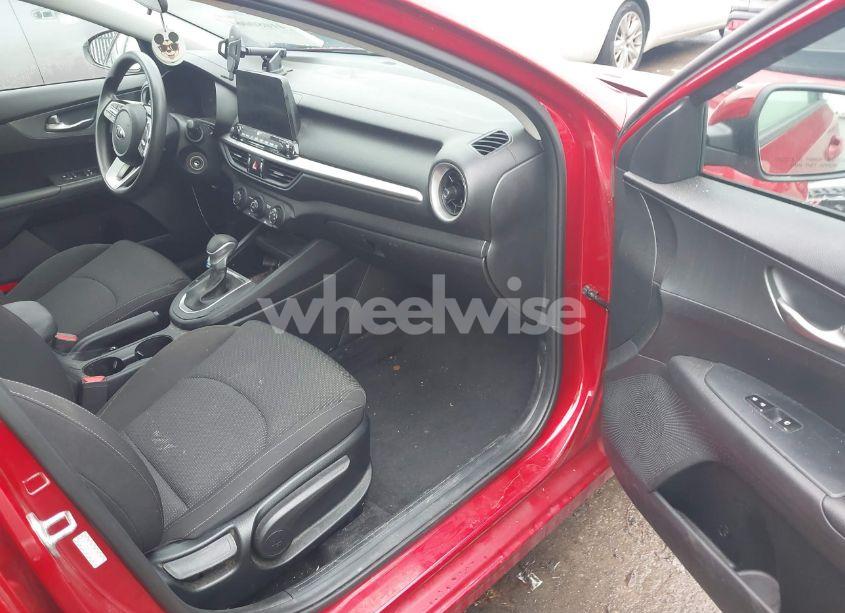 Photo 5 of 2020 Kia Forte LXS (VIN 3KPF24AD1LE237816)