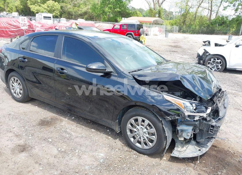 2020 Kia Forte FE (VIN 3KPF24AD1LE257371) main photo