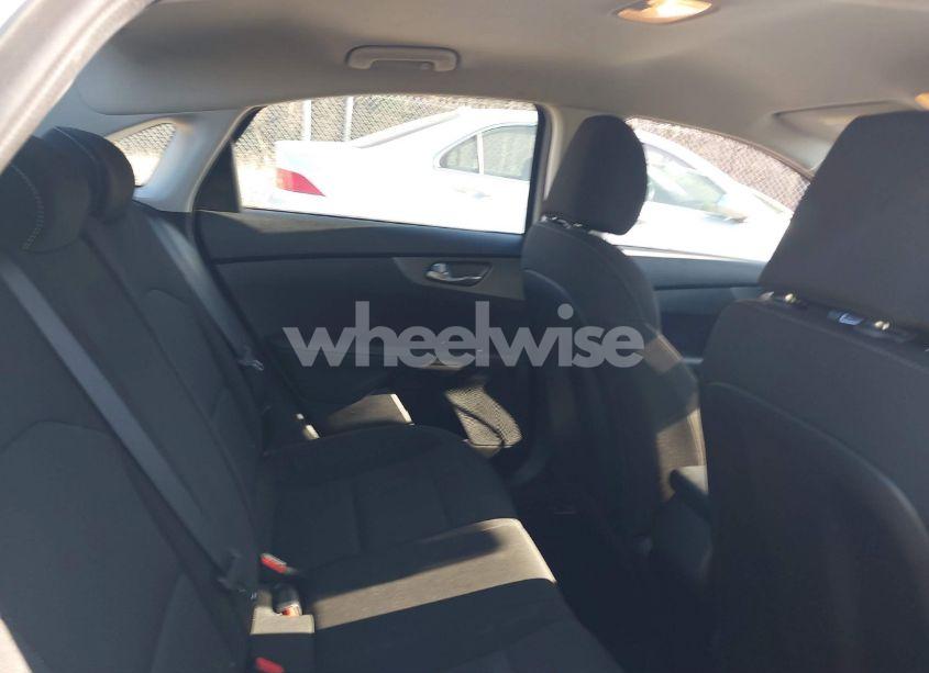 Photo 8 of 2021 Kia Forte LXS (VIN 3KPF24AD1ME273099)