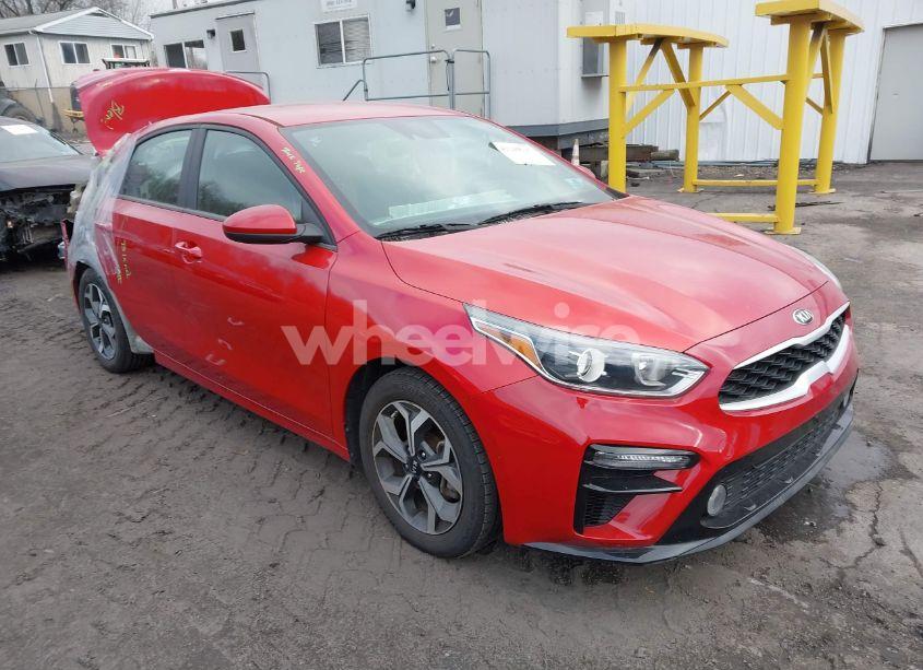 2021 Kia Forte LXS (VIN 3KPF24AD1ME317943) main photo