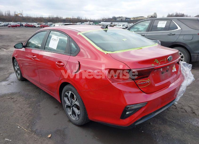 Photo 3 of 2021 Kia Forte LXS (VIN 3KPF24AD1ME317943)