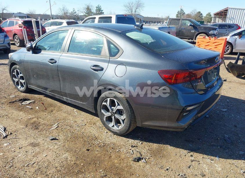 Photo 3 of 2021 Kia Forte LXS (VIN 3KPF24AD1ME349579)