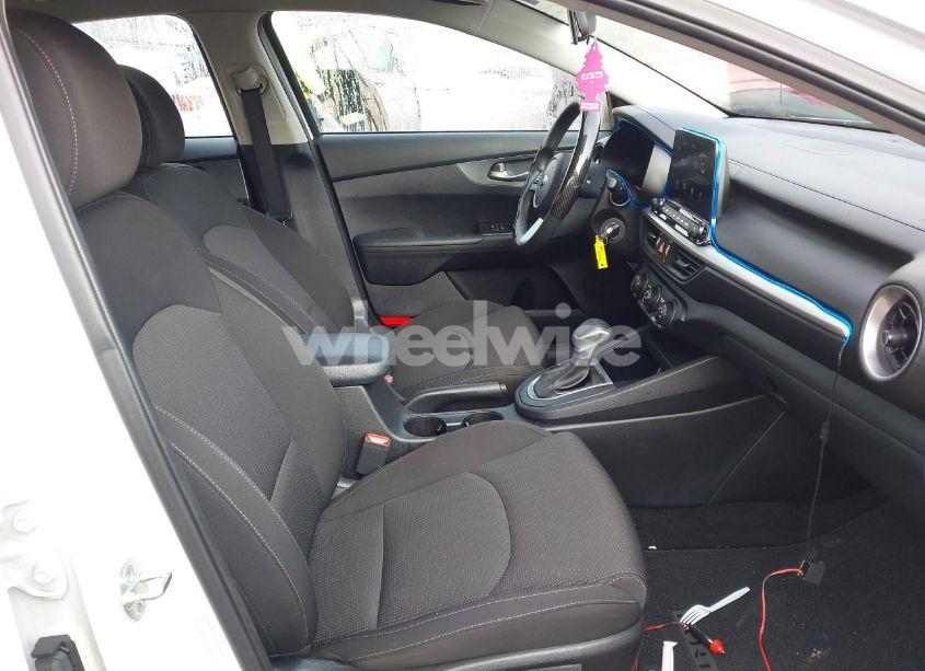 Photo 5 of 2021 Kia Forte LXS (VIN 3KPF24AD1ME373641)