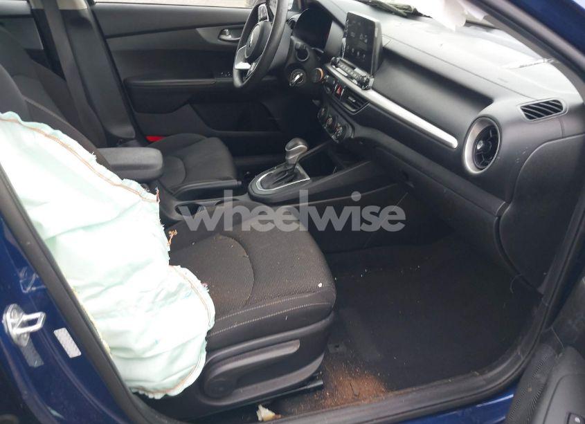 Photo 5 of 2021 Kia Forte LXS (VIN 3KPF24AD1ME407917)