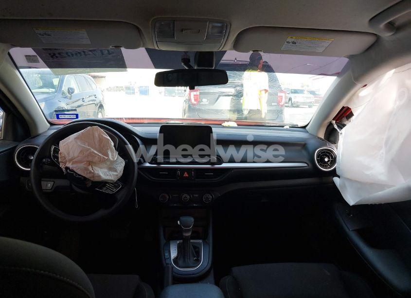 Photo 5 of 2022 Kia Forte LXS (VIN 3KPF24AD1NE472235)