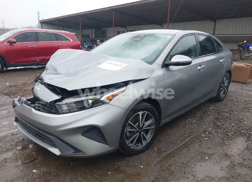 Photo 2 of 2022 Kia Forte LXS (VIN 3KPF24AD1NE493327)