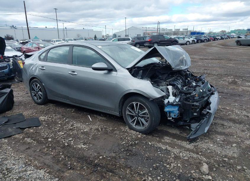 2023 Kia Forte LXS (VIN 3KPF24AD1PE505642) main photo