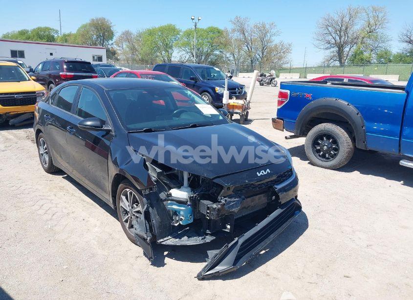 2023 Kia Forte LXS (VIN 3KPF24AD1PE527981) main photo