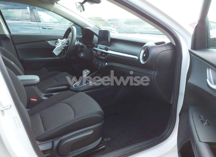 Photo 5 of 2023 Kia Forte LX (VIN 3KPF24AD1PE550919)