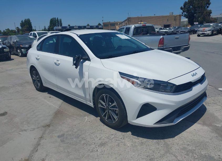 2023 Kia Forte LXS (VIN 3KPF24AD1PE554811) main photo