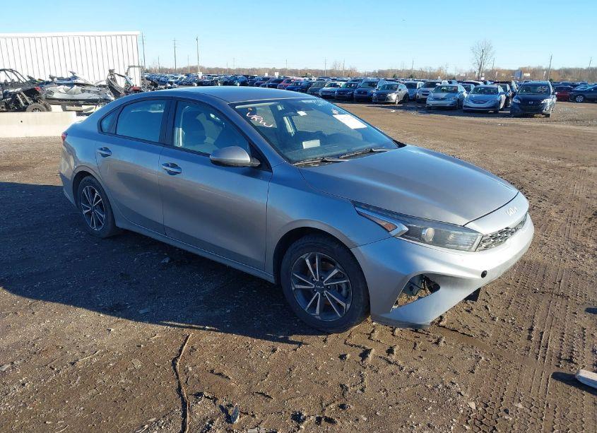 2023 Kia Forte LXS (VIN 3KPF24AD1PE608172) main photo